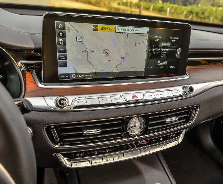 Детали интерьера Kia K900 (RJ) 2018 года  (фото 24 из 64)